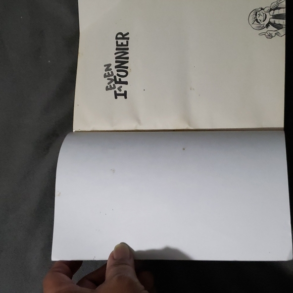 MIDDLE SCHOOL Books - Picture 12 of 16